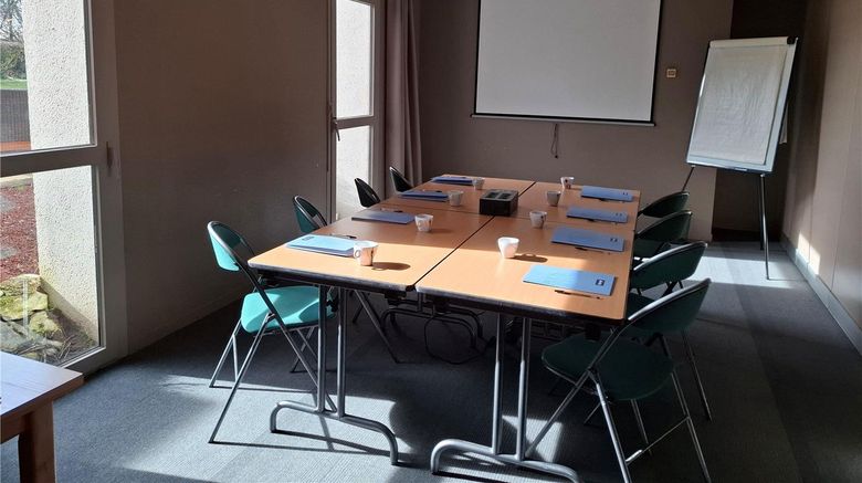 <b>Kyriad Blois Sud Hotel - Vineuil Meeting</b>. Images powered by <a href="https://iceportal.shijigroup.com/" title="IcePortal" target="_blank">IcePortal</a>.