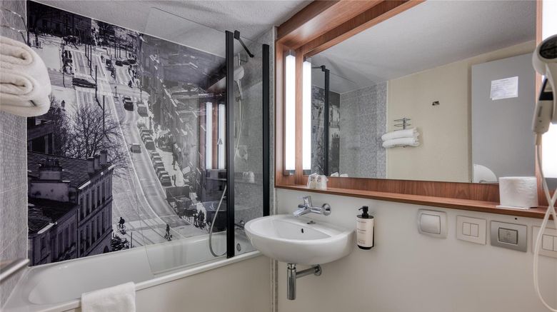 <b>Campanile Hotel Room</b>. Images powered by <a href="https://iceportal.shijigroup.com/" title="IcePortal" target="_blank">IcePortal</a>.