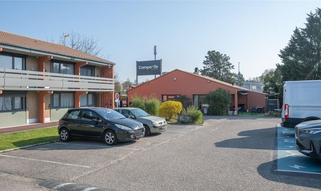 Campanile Hotel Exterior