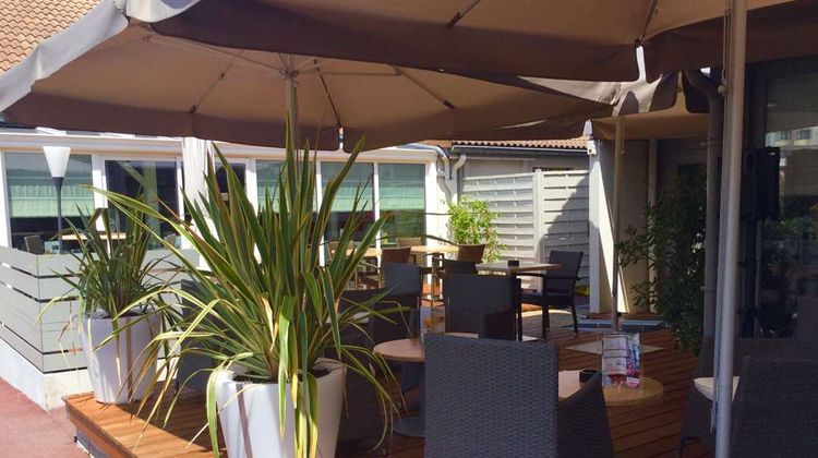 Hotel Campanile Bordeaux Nord - Le Lac Exterior