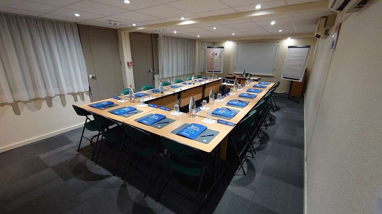 <b>Hotel Campanile Bordeaux Nord - Le Lac Meeting</b>. Images powered by <a href="https://iceportal.shijigroup.com/" title="IcePortal" target="_blank">IcePortal</a>.