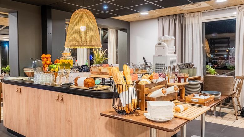 <b>Hotel Campanile Bordeaux Nord - Le Lac Restaurant</b>. Images powered by <a href="https://iceportal.shijigroup.com/" title="IcePortal" target="_blank">IcePortal</a>.