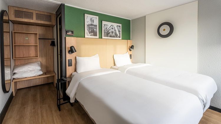 Hotel Campanile Bordeaux Nord - Le Lac Room