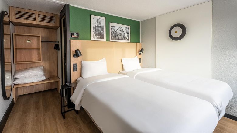 <b>Hotel Campanile Bordeaux Nord - Le Lac Room</b>. Images powered by <a href="https://iceportal.shijigroup.com/" title="IcePortal" target="_blank">IcePortal</a>.
