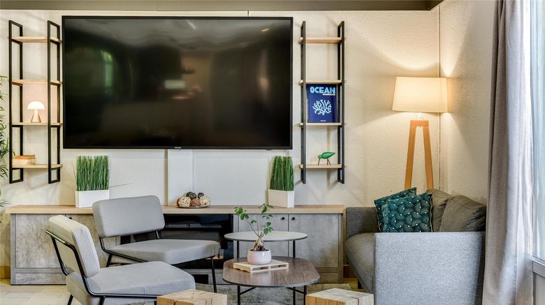 <b>Campanile Bordeaux-Le-Bouscat Lobby</b>. Images powered by <a href="https://iceportal.shijigroup.com/" title="IcePortal" target="_blank">IcePortal</a>.