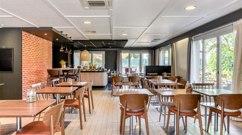<b>Campanile Bordeaux-Le-Bouscat Restaurant</b>. Images powered by <a href="https://iceportal.shijigroup.com/" title="IcePortal" target="_blank">IcePortal</a>.