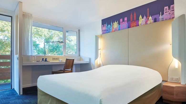 <b>The Kyriad Brie-Comte-Robert hotel Room</b>. Images powered by <a href="https://iceportal.shijigroup.com/" title="IcePortal" target="_blank">IcePortal</a>.