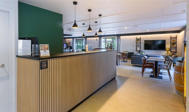 Campanile Brive Lobby