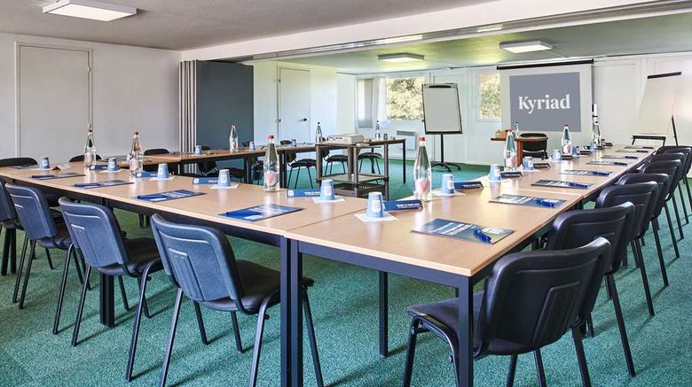 <b>Campanile Caen North Herouville-St-Clair Meeting</b>. Images powered by <a href="https://iceportal.shijigroup.com/" title="IcePortal" target="_blank">IcePortal</a>.