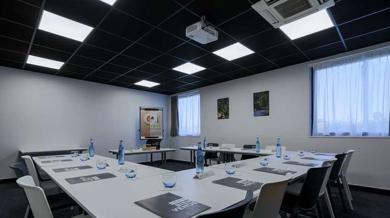 <b>Campanile Carcassonne Est - La Cite Meeting</b>. Images powered by <a href="https://iceportal.shijigroup.com/" title="IcePortal" target="_blank">IcePortal</a>.