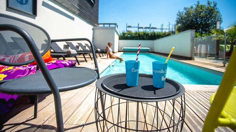 <b>Campanile Carcassonne Est - La Cite Pool</b>. Images powered by <a href="https://iceportal.shijigroup.com/" title="IcePortal" target="_blank">IcePortal</a>.