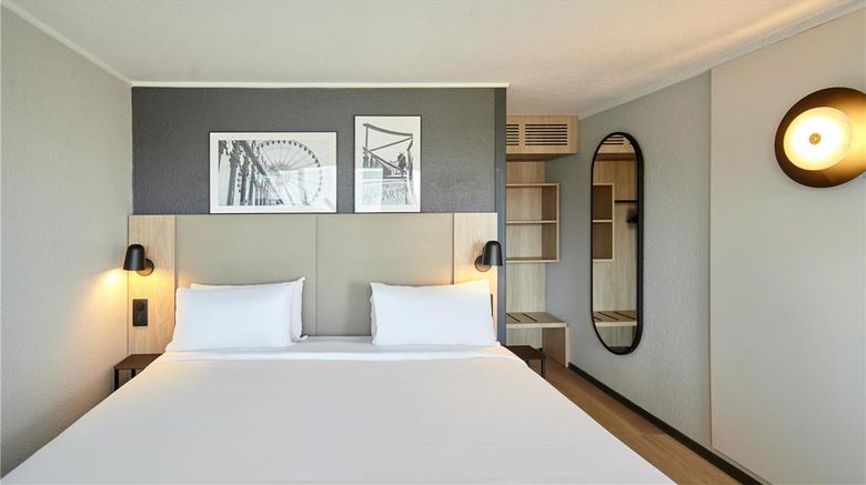<b>Campanile Cergy Pontoise Room</b>. Images powered by <a href="https://iceportal.shijigroup.com/" title="IcePortal" target="_blank">IcePortal</a>.