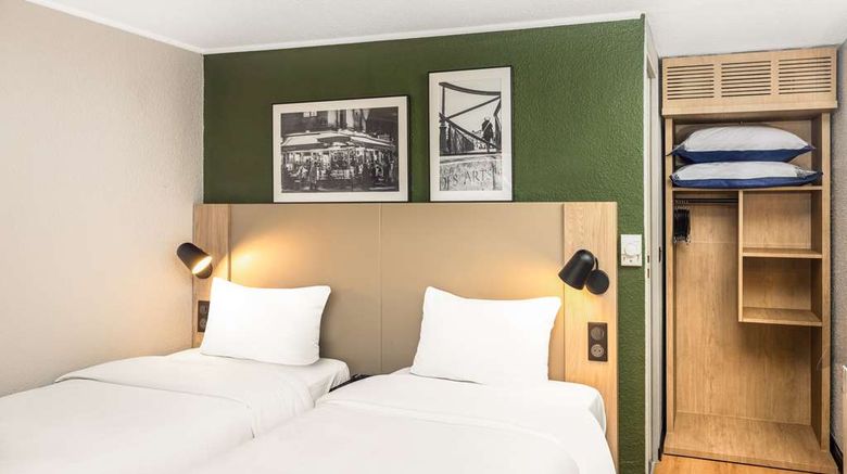 <b>Campanile Cergy-St-Christophe Room</b>. Images powered by <a href="https://iceportal.shijigroup.com/" title="IcePortal" target="_blank">IcePortal</a>.