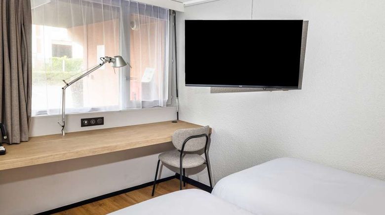 <b>Campanile Cergy-St-Christophe Room</b>. Images powered by <a href="https://iceportal.shijigroup.com/" title="IcePortal" target="_blank">IcePortal</a>.