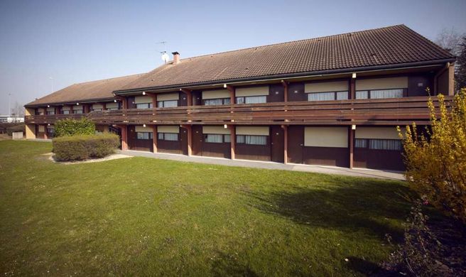 Campanile Hotel Chalons-en-Champagne Exterior