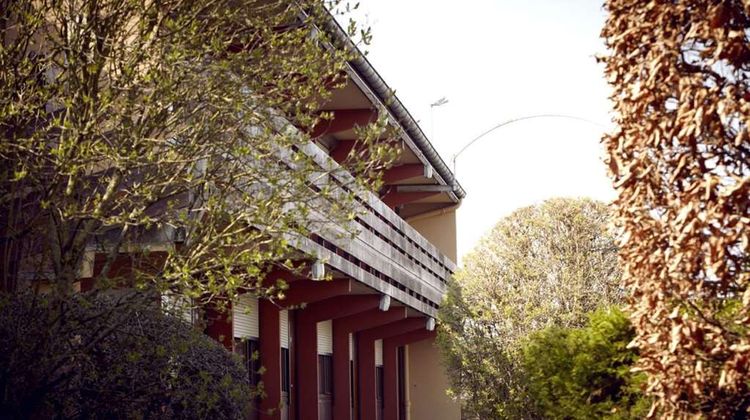 Campanile Hotel Chalons-en-Champagne Exterior