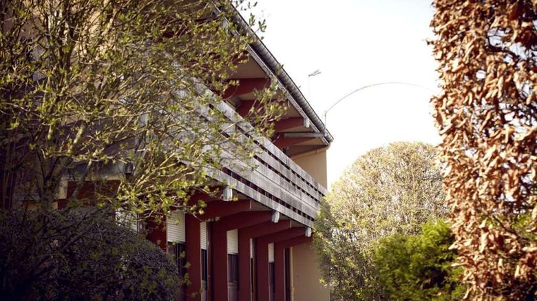 <b>Campanile Hotel Chalons-en-Champagne Exterior</b>. Images powered by <a href="https://iceportal.shijigroup.com/" title="IcePortal" target="_blank">IcePortal</a>.