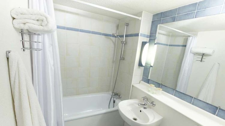 Campanile Hotel Chalons-en-Champagne Room