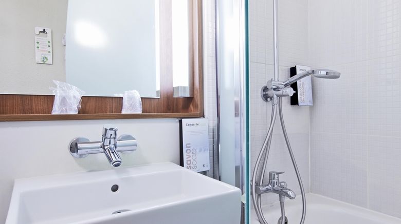 <b>Campanile Roussillon/Chanas Room</b>. Images powered by <a href="https://iceportal.shijigroup.com/" title="IcePortal" target="_blank">IcePortal</a>.