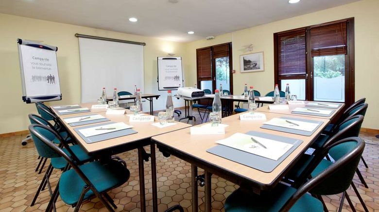 <b>Campanile Charleville Mezieres Meeting</b>. Images powered by <a href="https://iceportal.shijigroup.com/" title="IcePortal" target="_blank">IcePortal</a>.