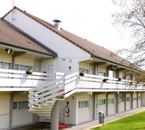 Campanile Hotel Chateau-Thierry Exterior