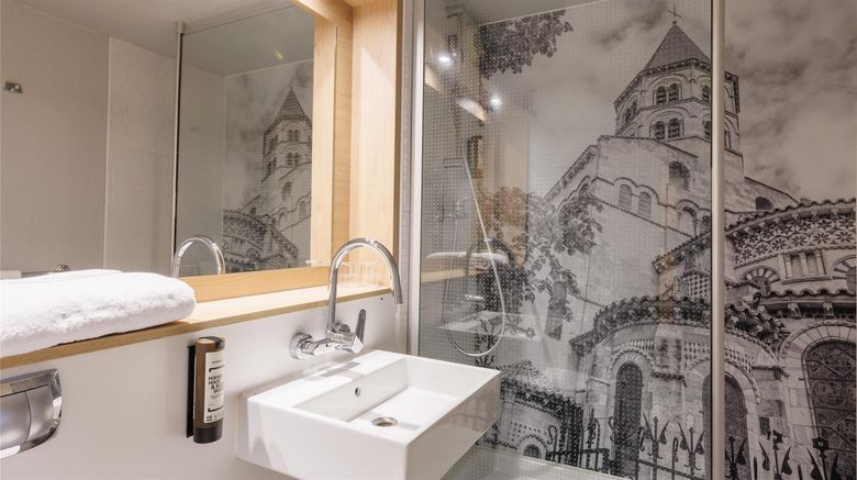 <b>Campanile Clermont-Ferrand-Le Brezet Room</b>. Images powered by <a href="https://iceportal.shijigroup.com/" title="IcePortal" target="_blank">IcePortal</a>.