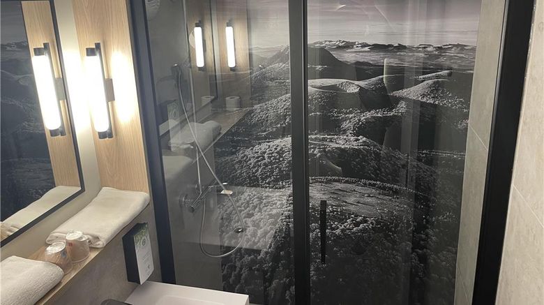 <b>Campanile Clermont Ferrand North Riom Suite</b>. Images powered by <a href="https://iceportal.shijigroup.com/" title="IcePortal" target="_blank">IcePortal</a>.