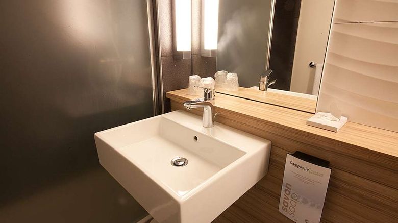 <b>Campanile Clermont Ferrand Sud Room</b>. Images powered by <a href="https://iceportal.shijigroup.com/" title="IcePortal" target="_blank">IcePortal</a>.