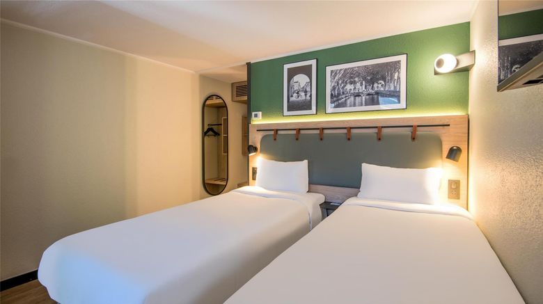<b>Campanile Hotel Airport Room</b>. Images powered by <a href="https://iceportal.shijigroup.com/" title="IcePortal" target="_blank">IcePortal</a>.