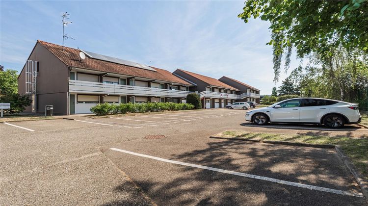 Campanile Hotel Airport Exterior