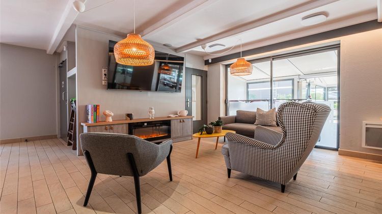 Campanile Hotel Airport Lobby