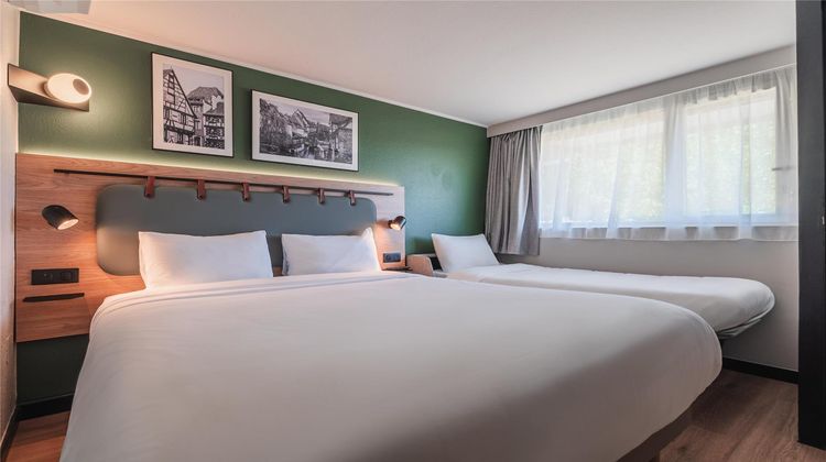 Campanile Hotel Airport Room