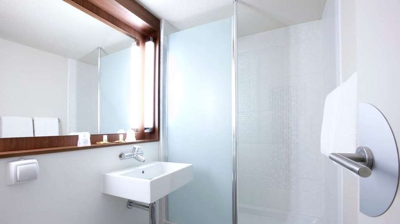 <b>Campanile Conflans-Ste-Honorine Room</b>. Images powered by <a href="https://iceportal.shijigroup.com/" title="IcePortal" target="_blank">IcePortal</a>.