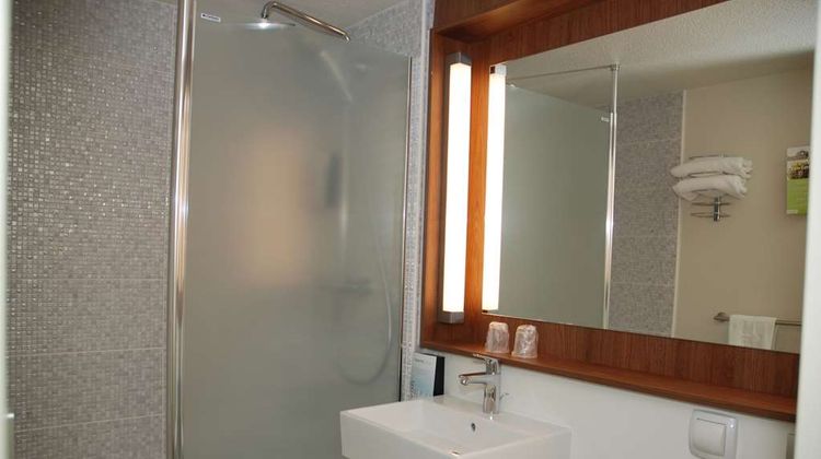 Hotel Campanile Creil Room