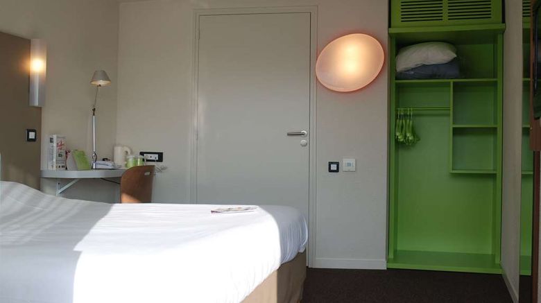 <b>Hotel Campanile Creil Room</b>. Images powered by <a href="https://iceportal.shijigroup.com/" title="IcePortal" target="_blank">IcePortal</a>.