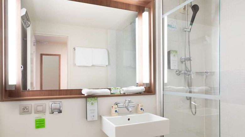 <b>Hotel Campanile Creteil Room</b>. Images powered by <a href="https://iceportal.shijigroup.com/" title="IcePortal" target="_blank">IcePortal</a>.