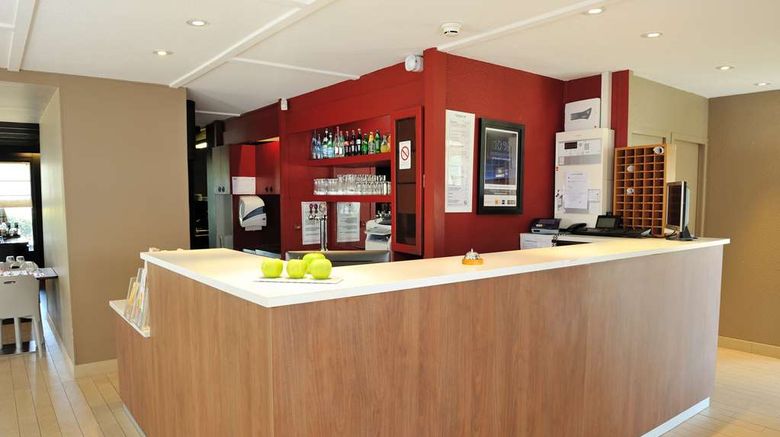 <b>Campanile St Paul les Dax Lobby</b>. Images powered by <a href="https://iceportal.shijigroup.com/" title="IcePortal" target="_blank">IcePortal</a>.