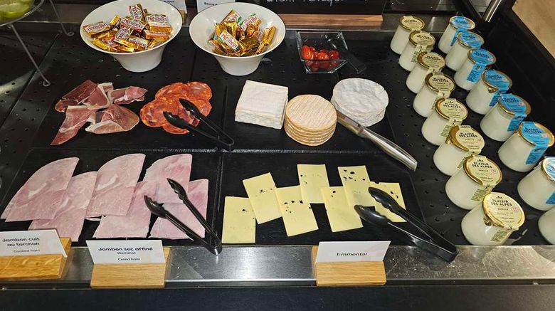 <b>Hotel Campanile Deauville-Saint Arnoult Restaurant</b>. Images powered by <a href="https://iceportal.shijigroup.com/" title="IcePortal" target="_blank">IcePortal</a>.