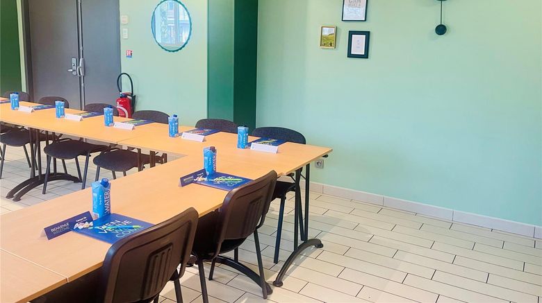 <b>Campanile Dijon Congres Clemenceau Meeting</b>. Images powered by <a href="https://iceportal.shijigroup.com/" title="IcePortal" target="_blank">IcePortal</a>.