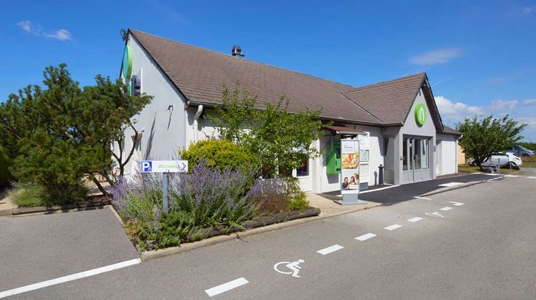 <b>Campanile Dijon Marsannay-la-Cote Exterior</b>. Images powered by <a href="https://iceportal.shijigroup.com/" title="IcePortal" target="_blank">IcePortal</a>.