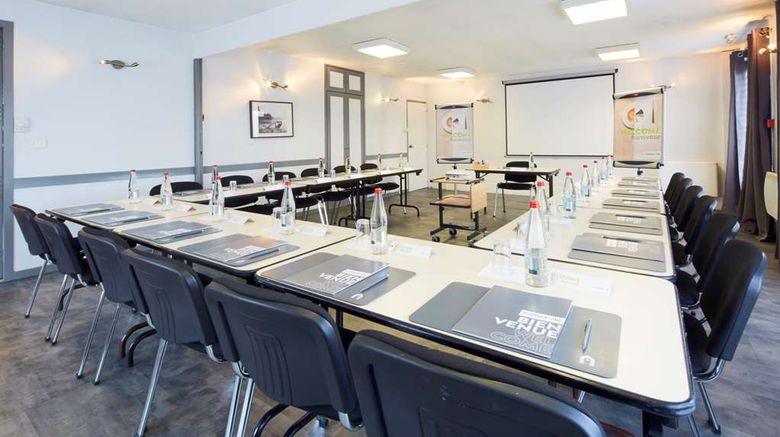 <b>Campanile Dijon Marsannay-la-Cote Meeting</b>. Images powered by <a href="https://iceportal.shijigroup.com/" title="IcePortal" target="_blank">IcePortal</a>.