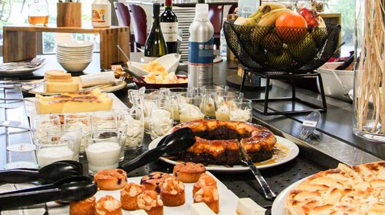 <b>Campanile Hotel Douai Restaurant</b>. Images powered by <a href="https://iceportal.shijigroup.com/" title="IcePortal" target="_blank">IcePortal</a>.