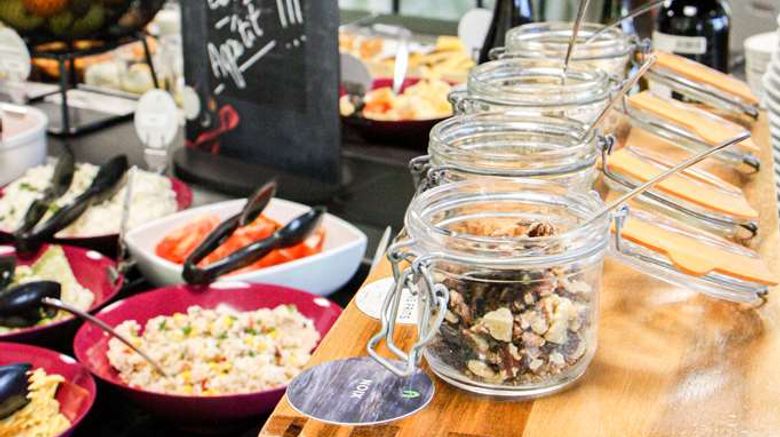 <b>Campanile Hotel Douai Restaurant</b>. Images powered by <a href="https://iceportal.shijigroup.com/" title="IcePortal" target="_blank">IcePortal</a>.