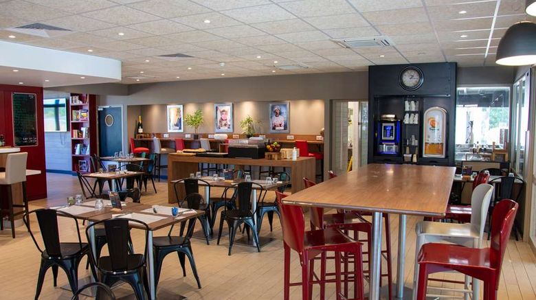 <b>Campanile Dunkerque Sud - Loon Plage Restaurant</b>. Images powered by <a href="https://iceportal.shijigroup.com/" title="IcePortal" target="_blank">IcePortal</a>.