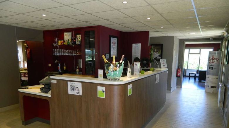 <b>Campanile Epernay dizy Lobby</b>. Images powered by <a href="https://iceportal.shijigroup.com/" title="IcePortal" target="_blank">IcePortal</a>.