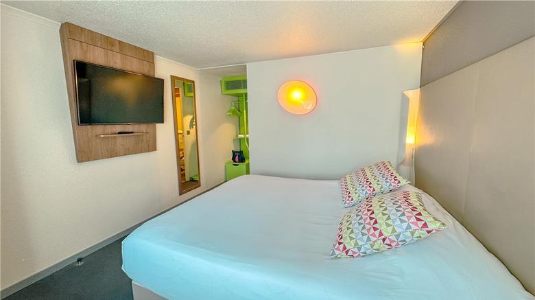 <b>Hotel Campanile Epinay-sur-Orge Room</b>. Images powered by <a href="https://iceportal.shijigroup.com/" title="IcePortal" target="_blank">IcePortal</a>.