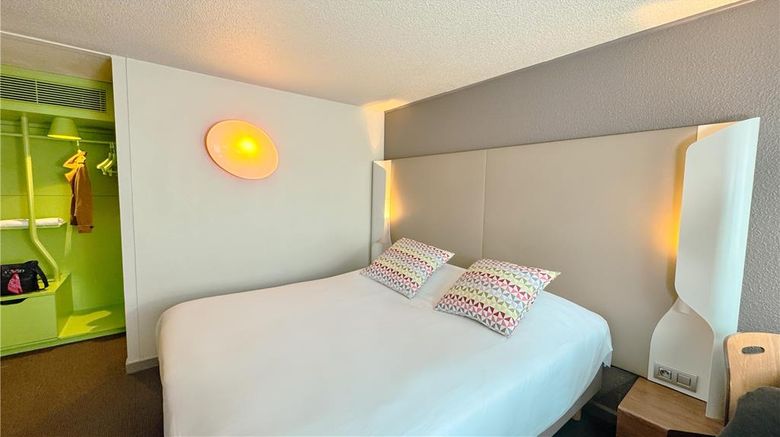 <b>Hotel Campanile Epinay-sur-Orge Room</b>. Images powered by <a href="https://iceportal.shijigroup.com/" title="IcePortal" target="_blank">IcePortal</a>.