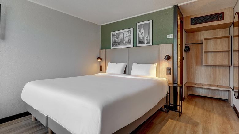 <b>Campanile Hotel Room</b>. Images powered by <a href="https://iceportal.shijigroup.com/" title="IcePortal" target="_blank">IcePortal</a>.