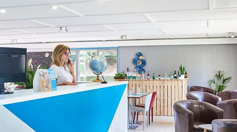 <b>Campanile Evreux Lobby</b>. Images powered by <a href="https://iceportal.shijigroup.com/" title="IcePortal" target="_blank">IcePortal</a>.