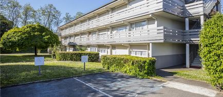 Hotel Campanile Evry Est Exterior